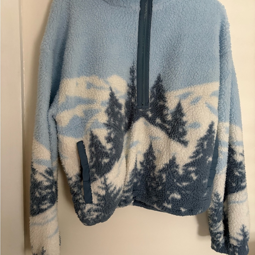 Blue and White Fleece Pullover - Winter Skiing